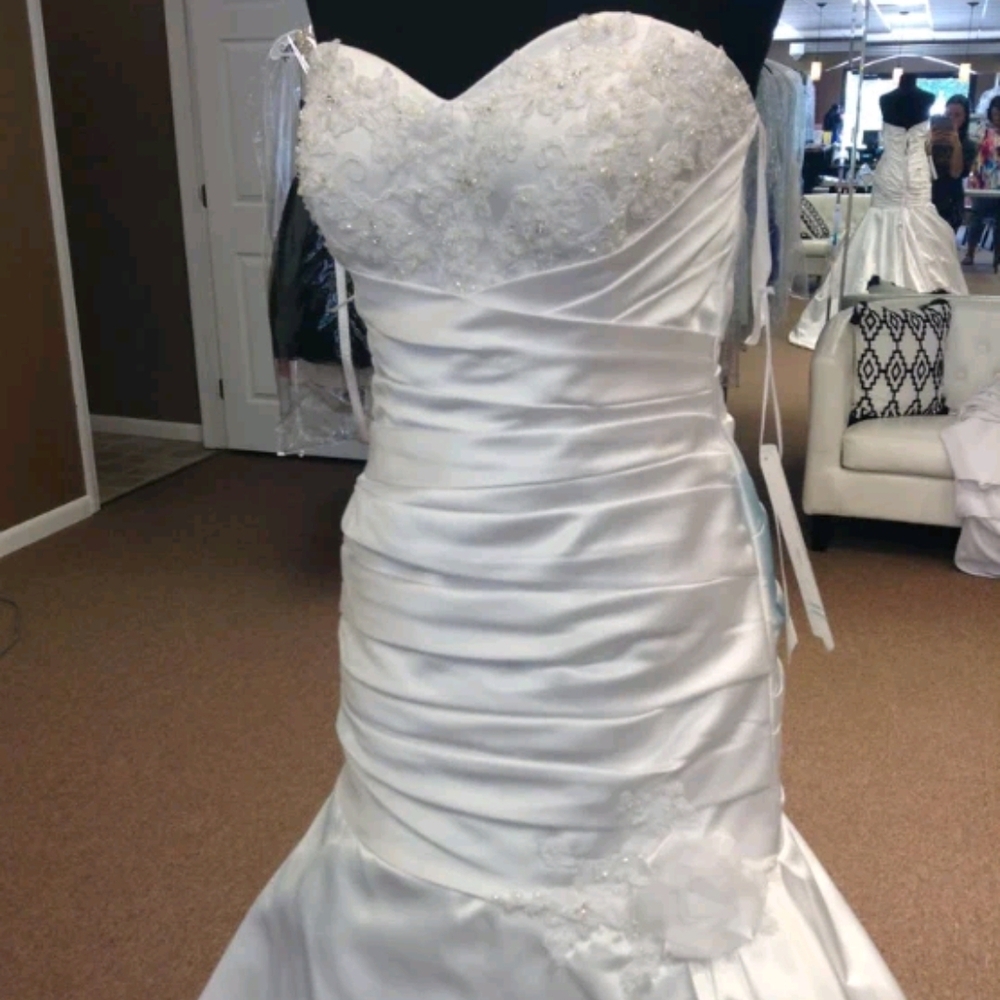 Alfred Angelo Disney Princess Tianna Wedding Dress size 10 NWT - Picture 4 of 9